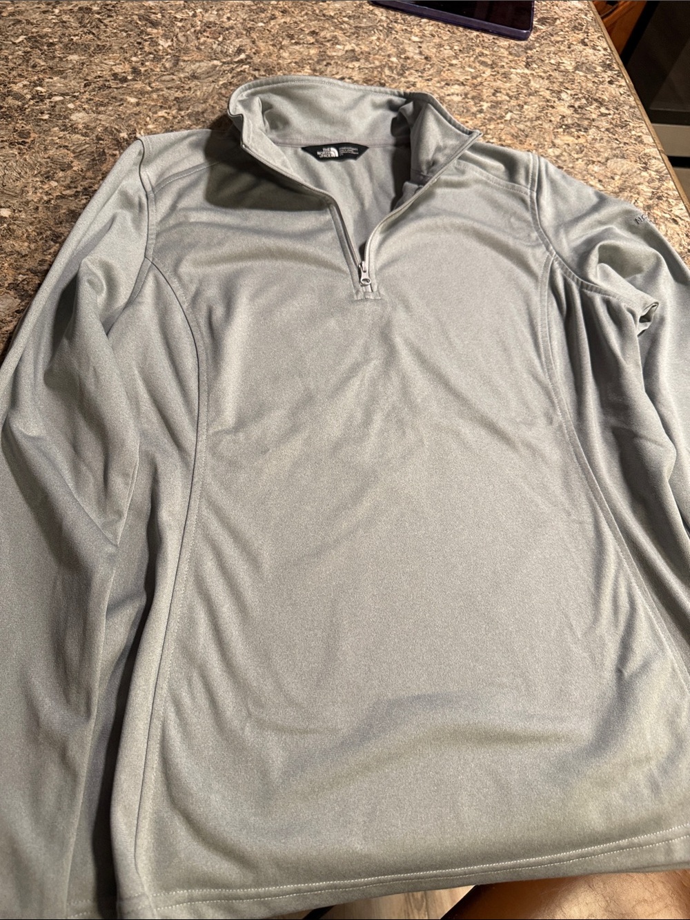 The North Face Men's Light Gray Quarter-Zip Pullover